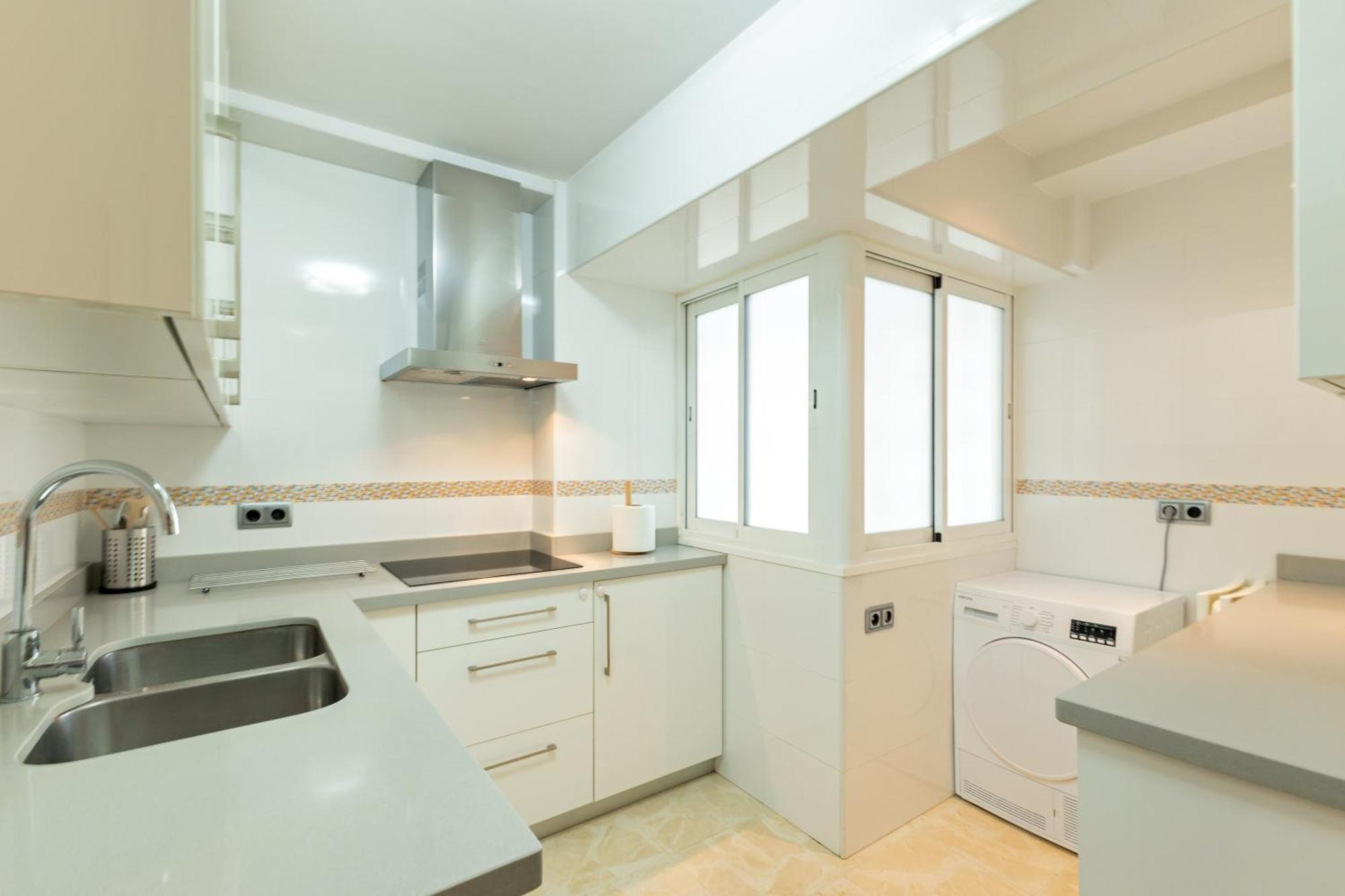 Charming 3 Bedroom Apartment At Triana Center By Oui Seville Exterior photo